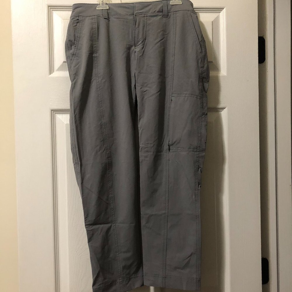Athleta women gray pants size 6, 089